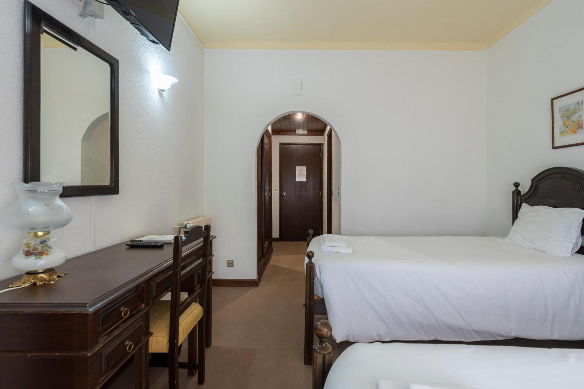 Lavanda Hotel Mira Serra Celorico Da Beira Buitenkant foto